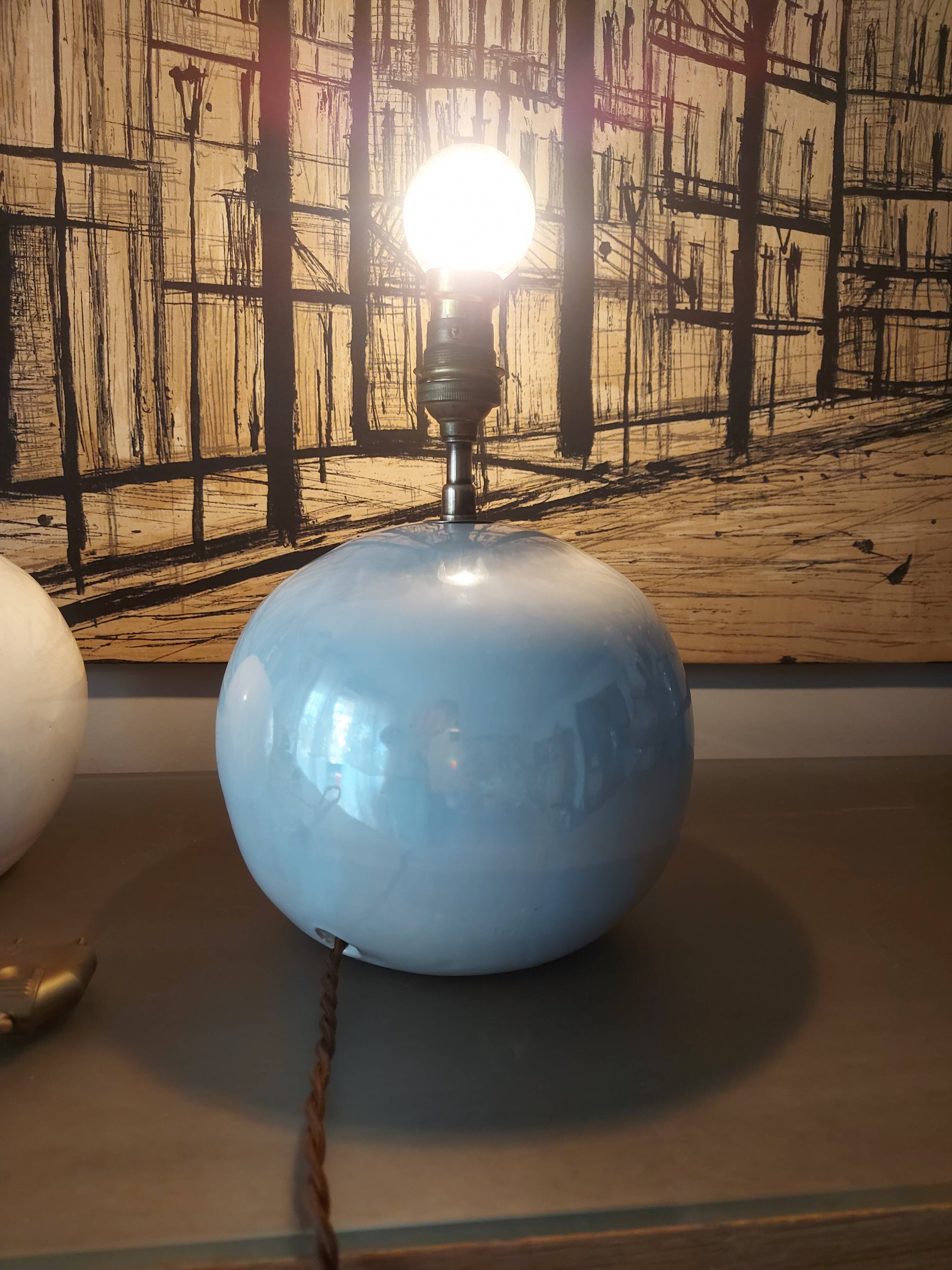 Ceramic lamp foot, iridescent white