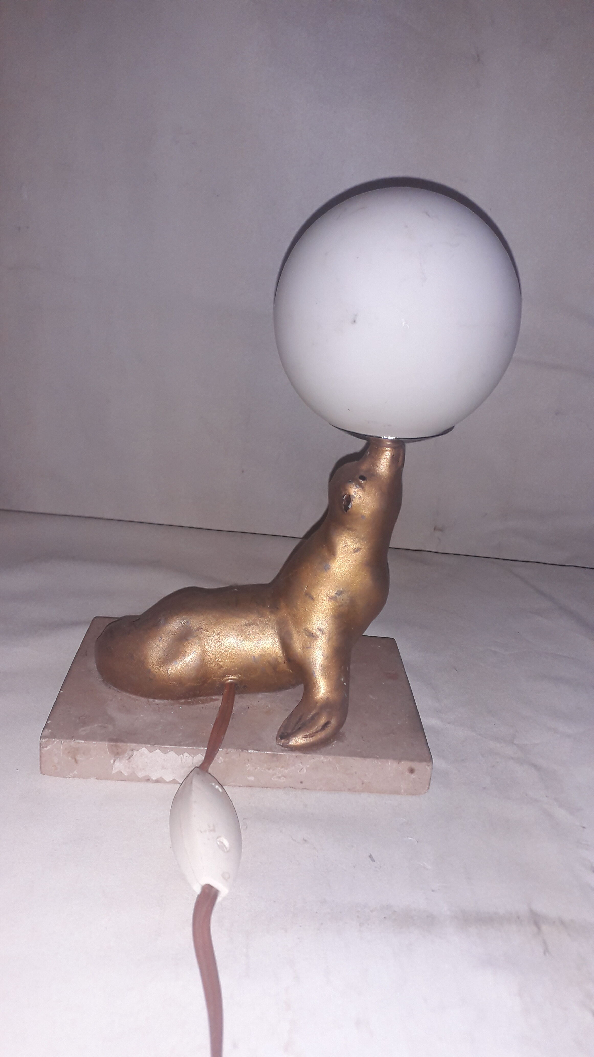Art deco lamp