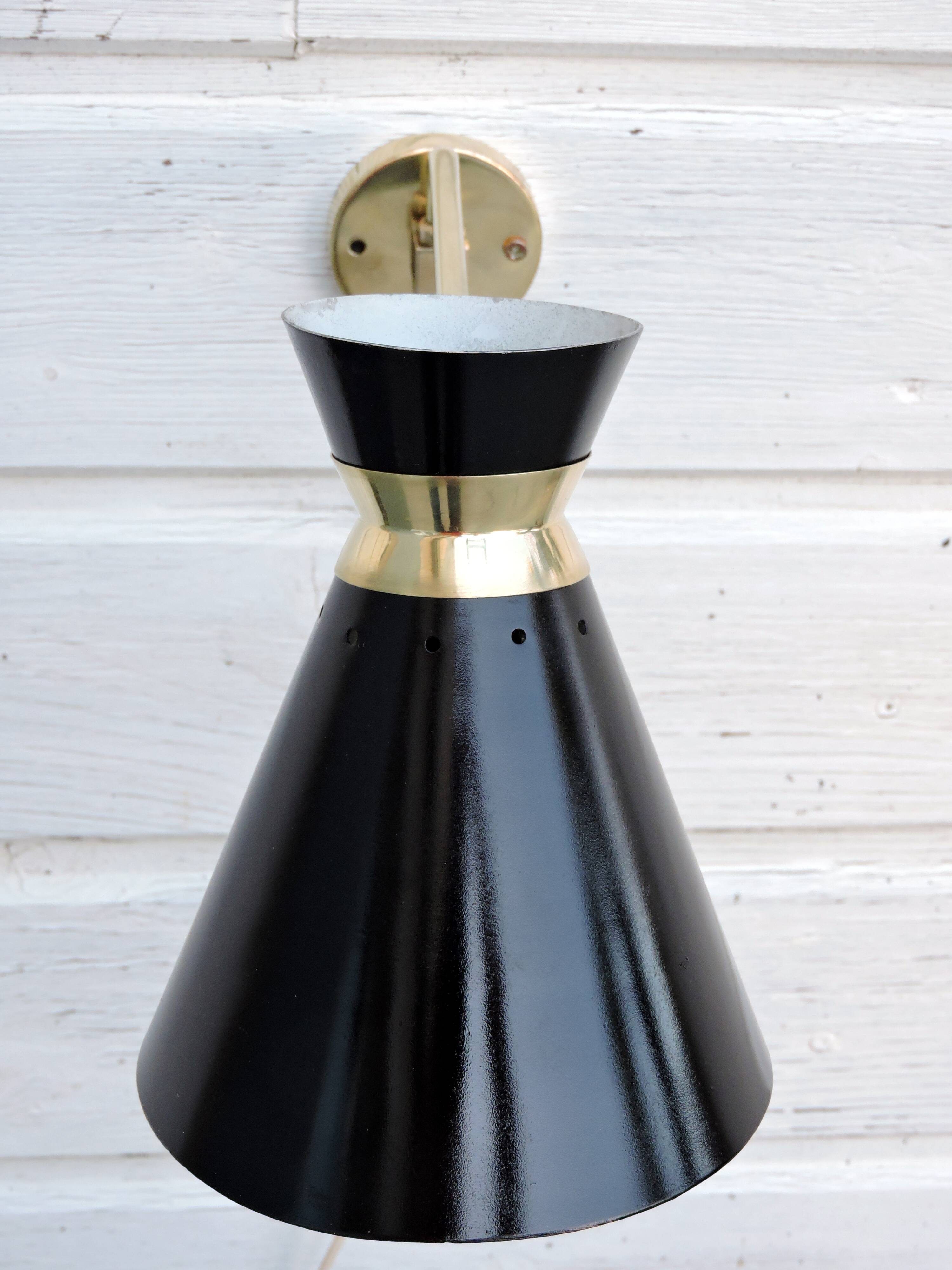 Adjustable stem wall lamp with ball head, diabolo lampshade