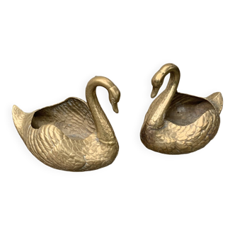 Pair of pot covers, swans in gilded and chiseled brass, large models, vintage decoration 1960/70