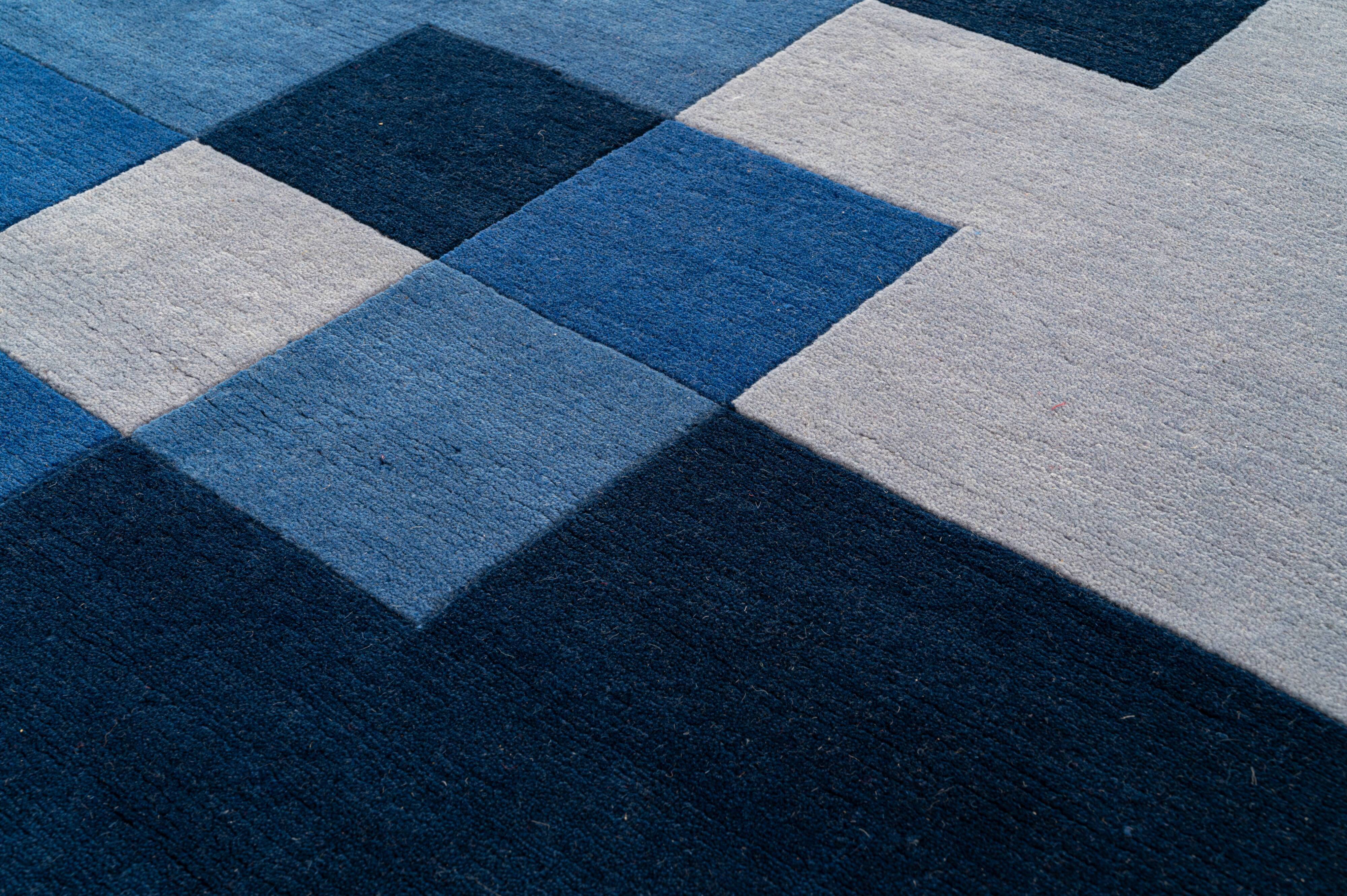 Hand knotted Scandinavian design rug by Veronica Seipel, signed. 194 x 146 cm (76 x 57 in)