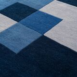 Hand knotted Scandinavian design rug by Veronica Seipel, signed. 194 x 146 cm (76 x 57 in)