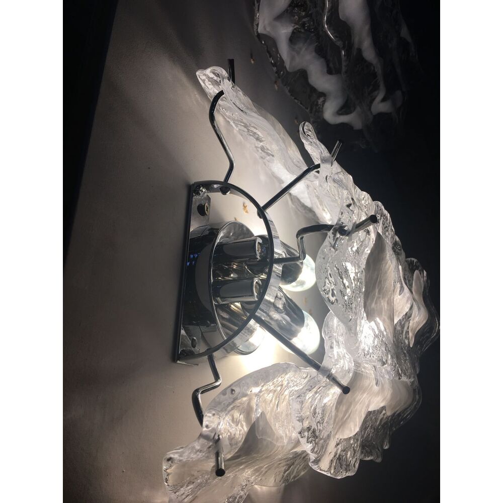 Transapent and white “fiamma” murano glass wall sconce