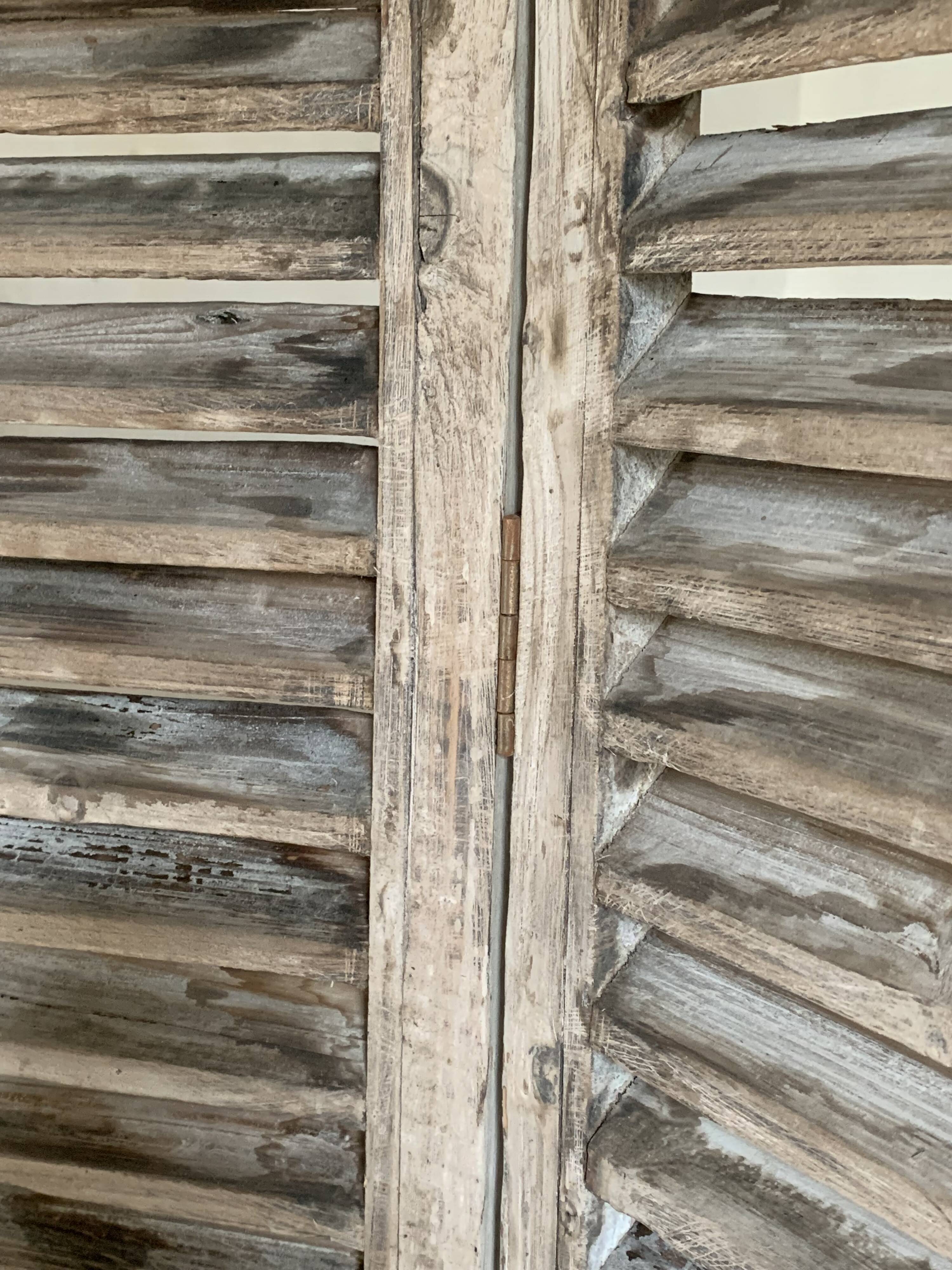 Vintage louvered slat screen