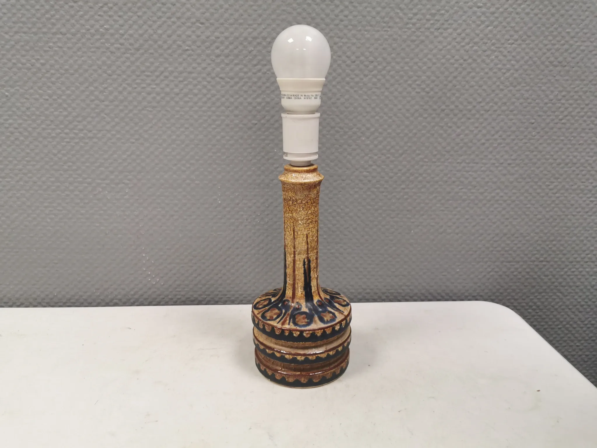 Ceramic table lamp from the 1970s–80s, by Jette Hellerøe for Axella Denmark
