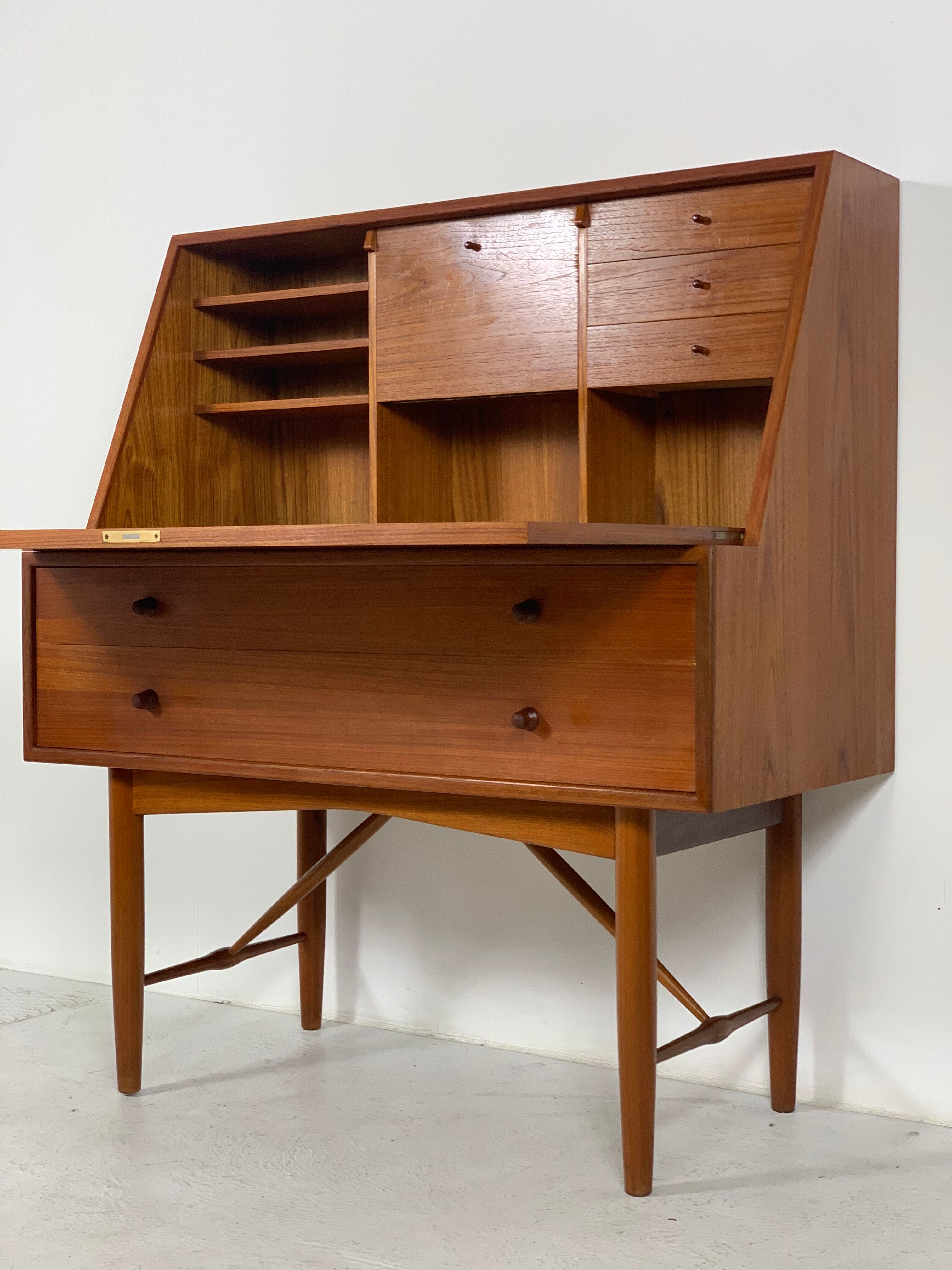 Teak desk by Ib Kofod-Larsen 1960s