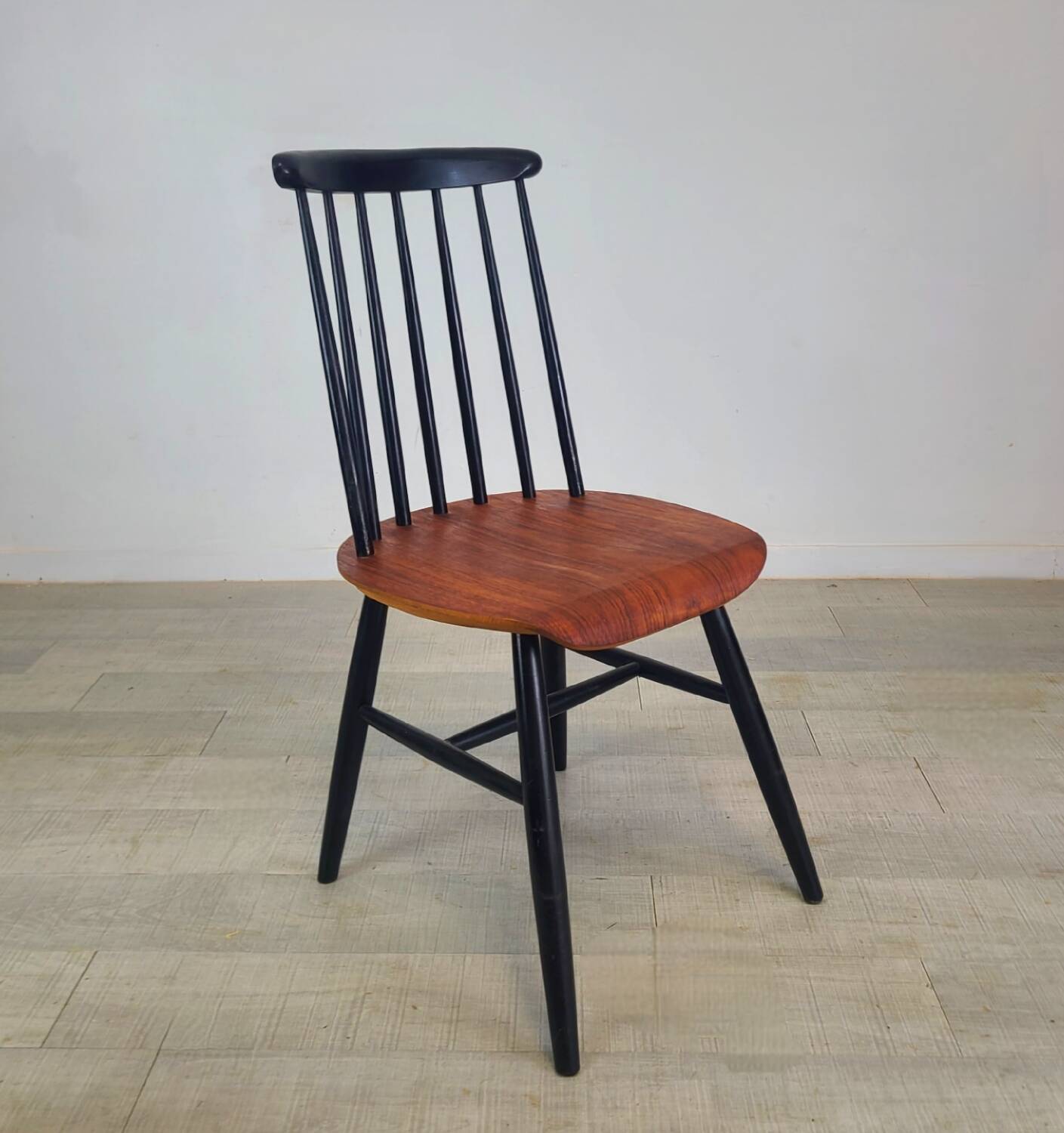 Fanett chairs design Ilmarii Tapiovaara vintage Scandinavian