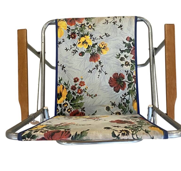 Folding camping chair