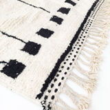 Beni Ouarain ecru Berber rug with black patterns 250x147cm