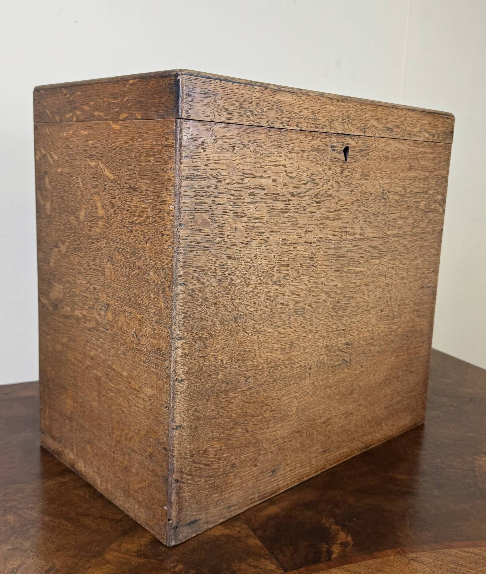 Scientific chest for storing instrumentation from the Napoleon III period