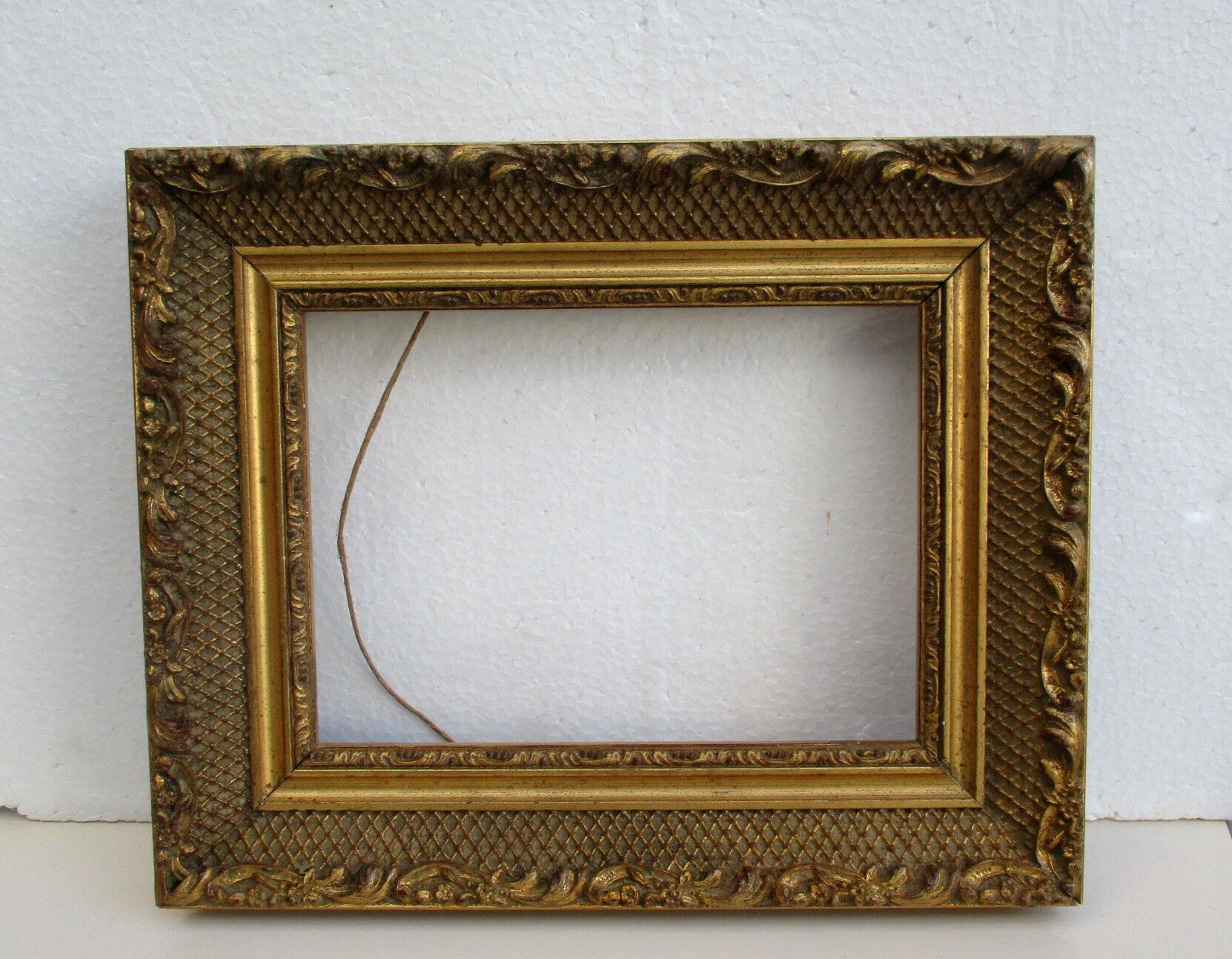 Vintage gilded wood frame for subject 134 x 182
