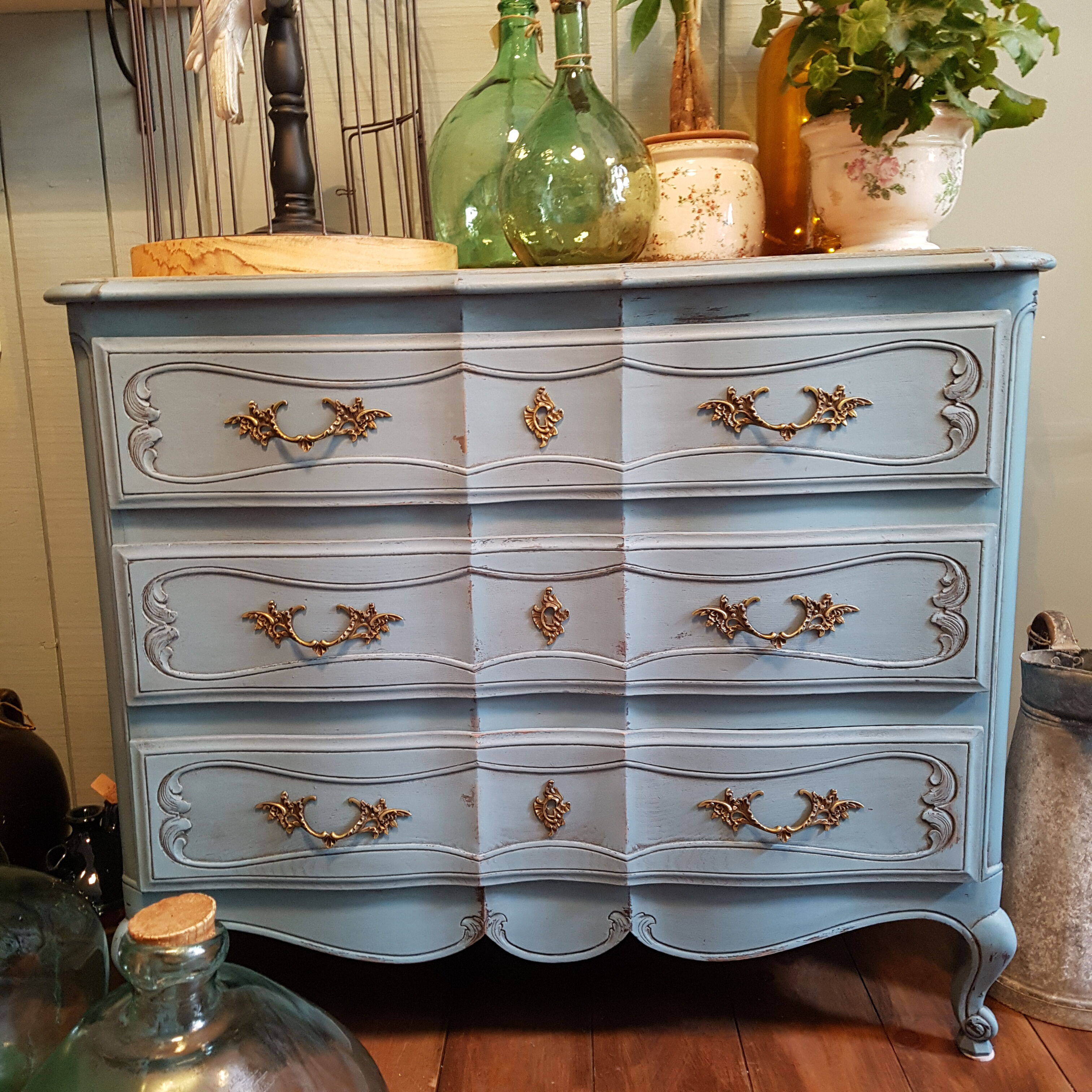 Commode patine bleu vieilli