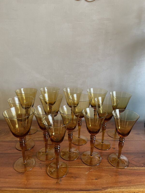 Série de verres à pied en verre soufflé