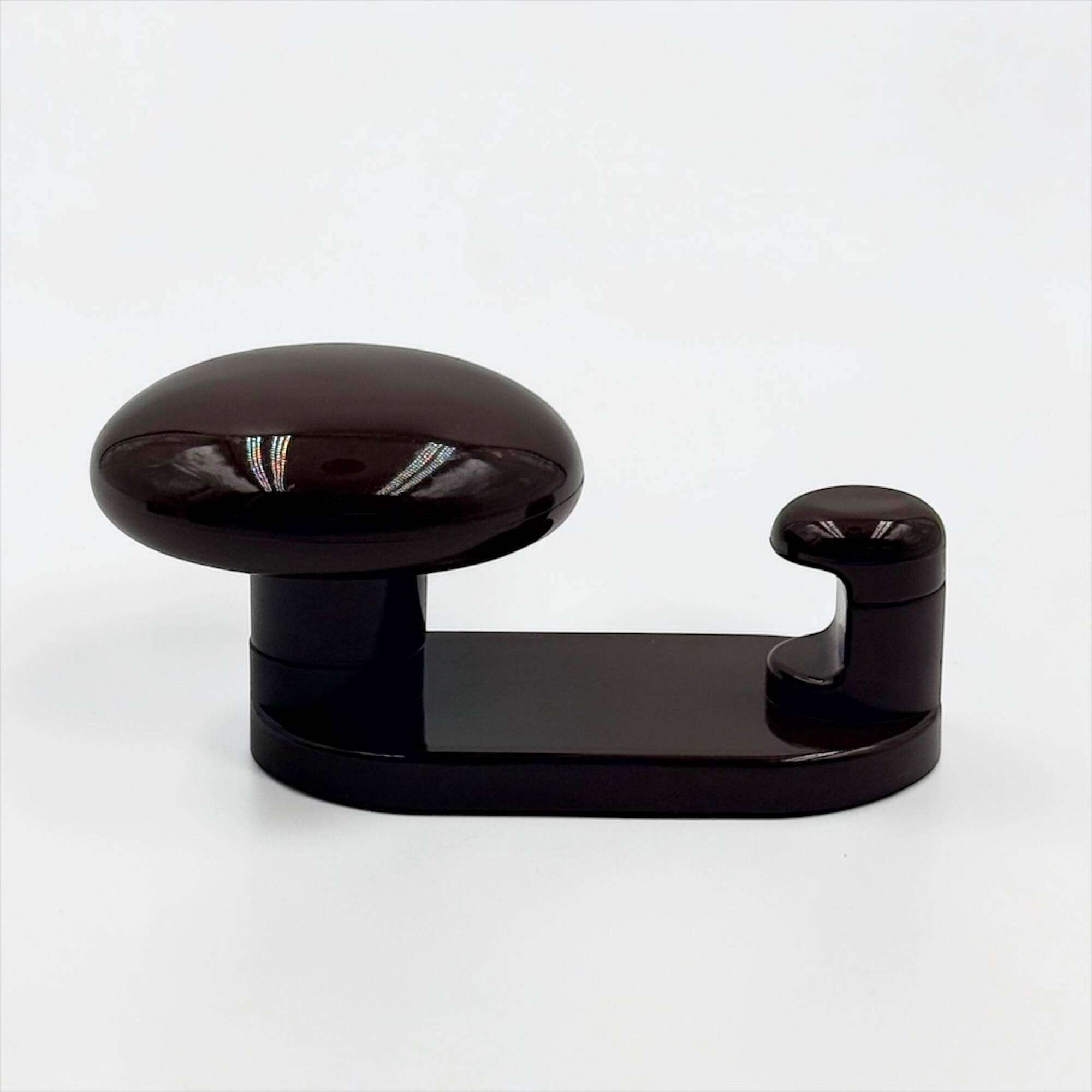 Patères en plastique brun design Carlo Bartoli pour Con et Con, Italie années 70