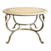 Table basse ronde Maison Jansen de style néoclassique en laiton à cols et pattes de cygnes et plateau de marbre incrusté de laiton