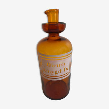 Amber apothecary bottle with spout