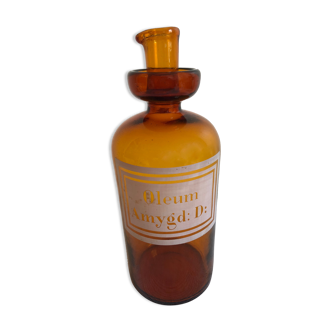 Amber apothecary bottle with spout