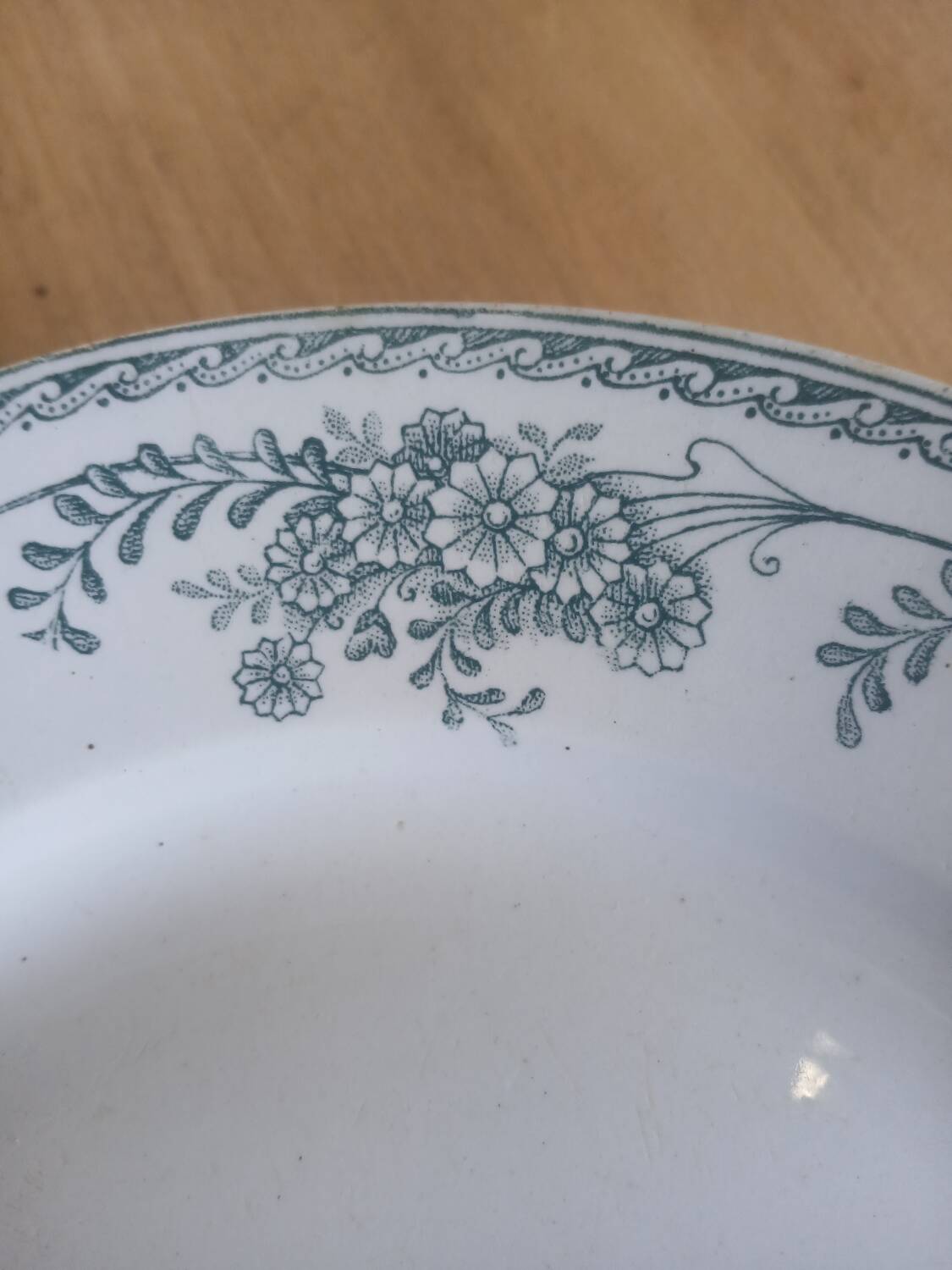 4 old flat plates Terre de fer