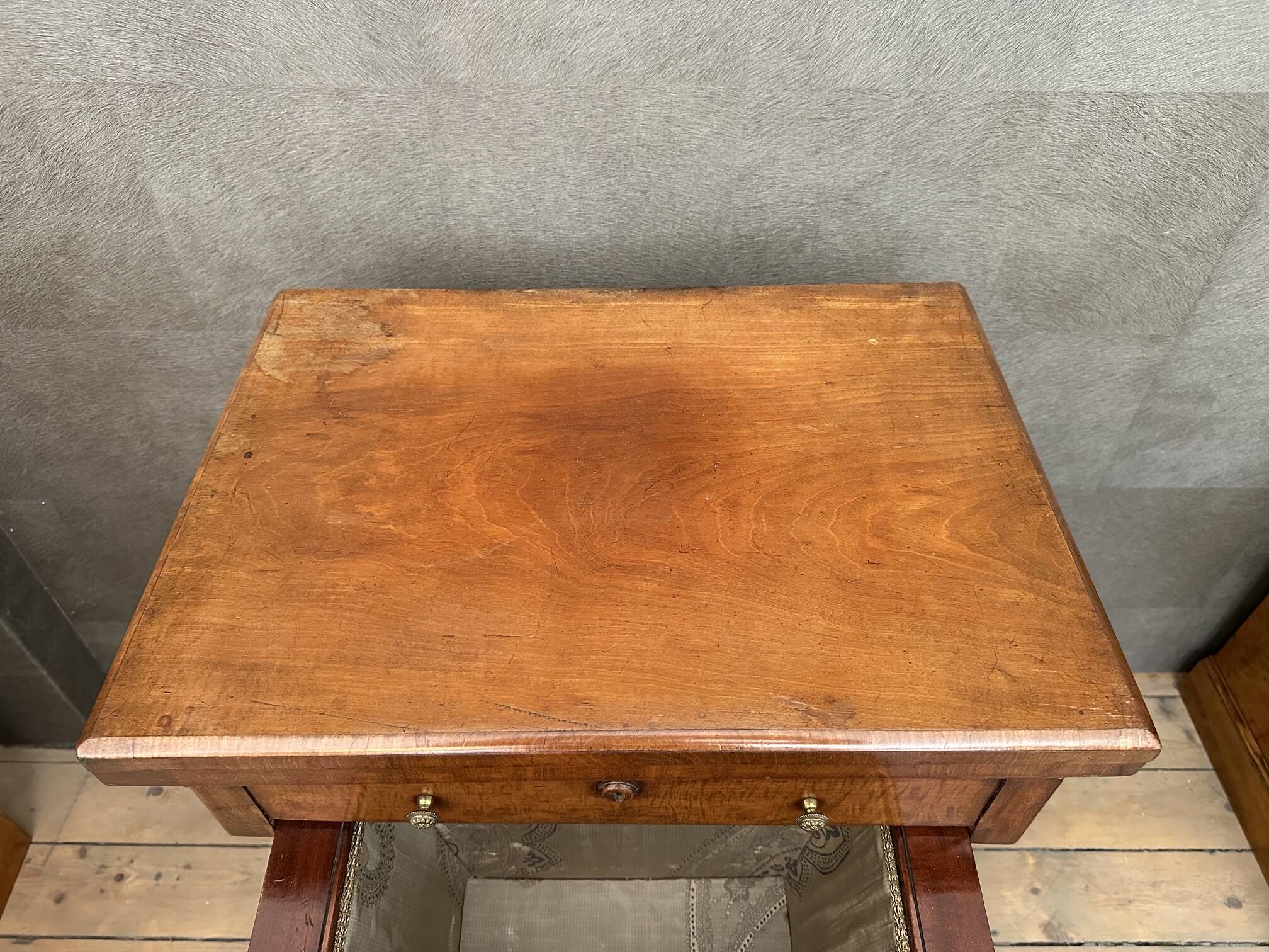 table de couture antique