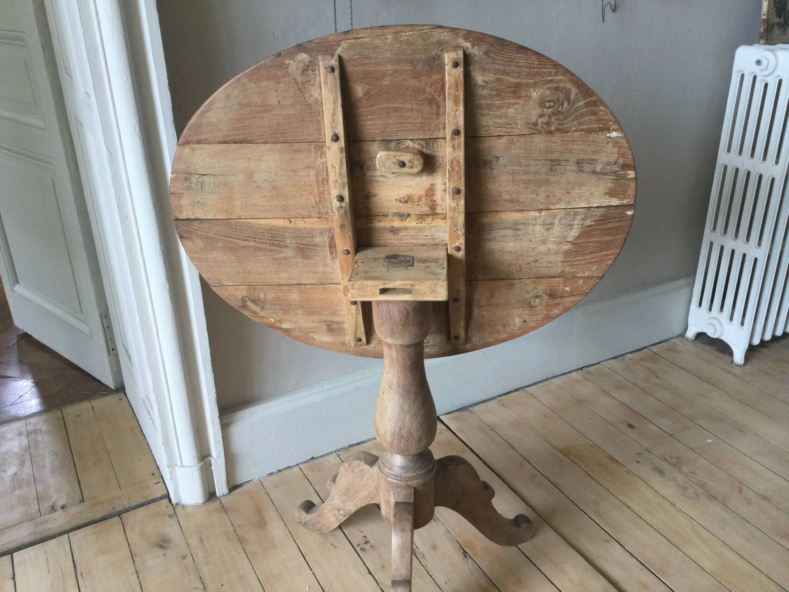 Antique wooden pedestal table