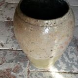 Vase pansu en grès à la surface éruptive