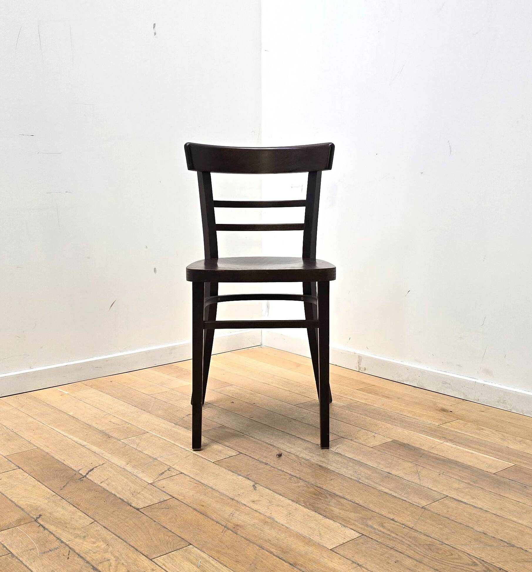 Set of 20 bistro chairs