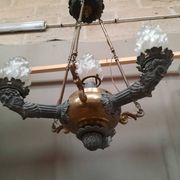 Metal pendant light with 4 flames