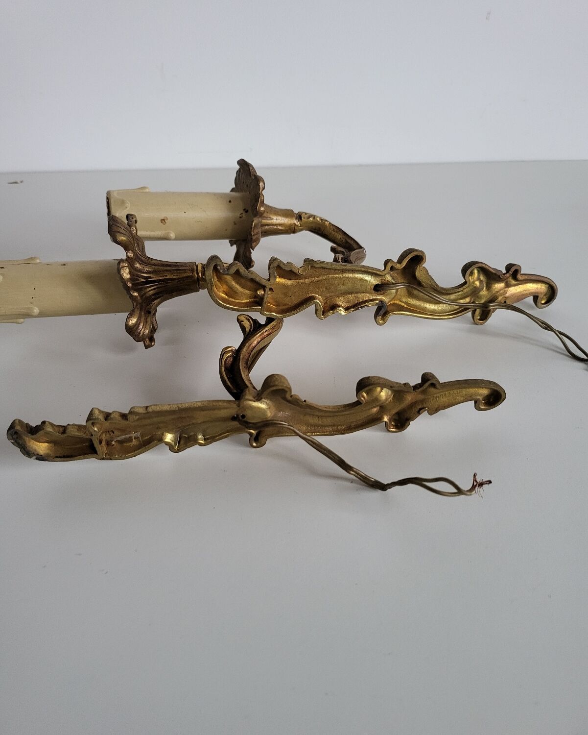 Ancienne Paire d'Appliques en métal doré Style Louis XV