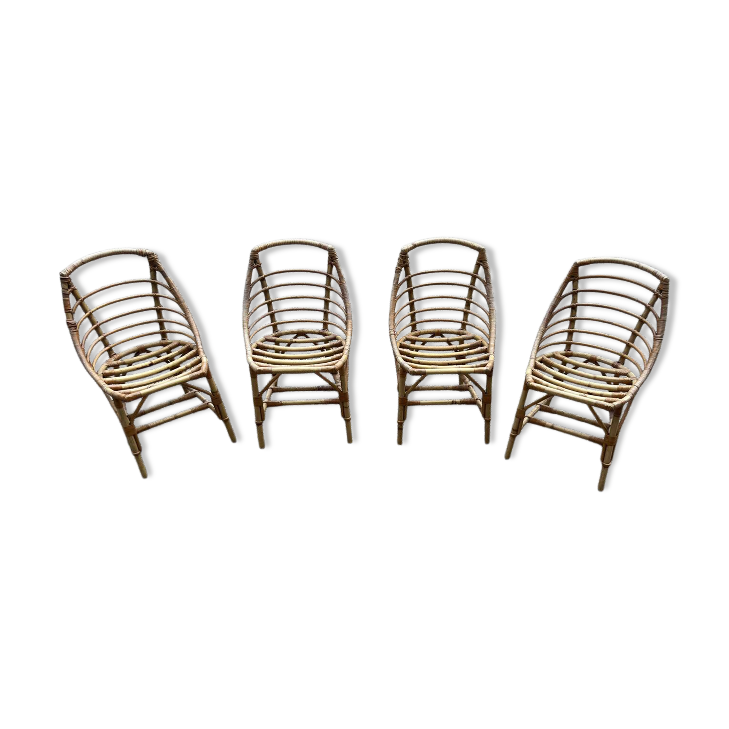 4 chaises boules en rotin vintage