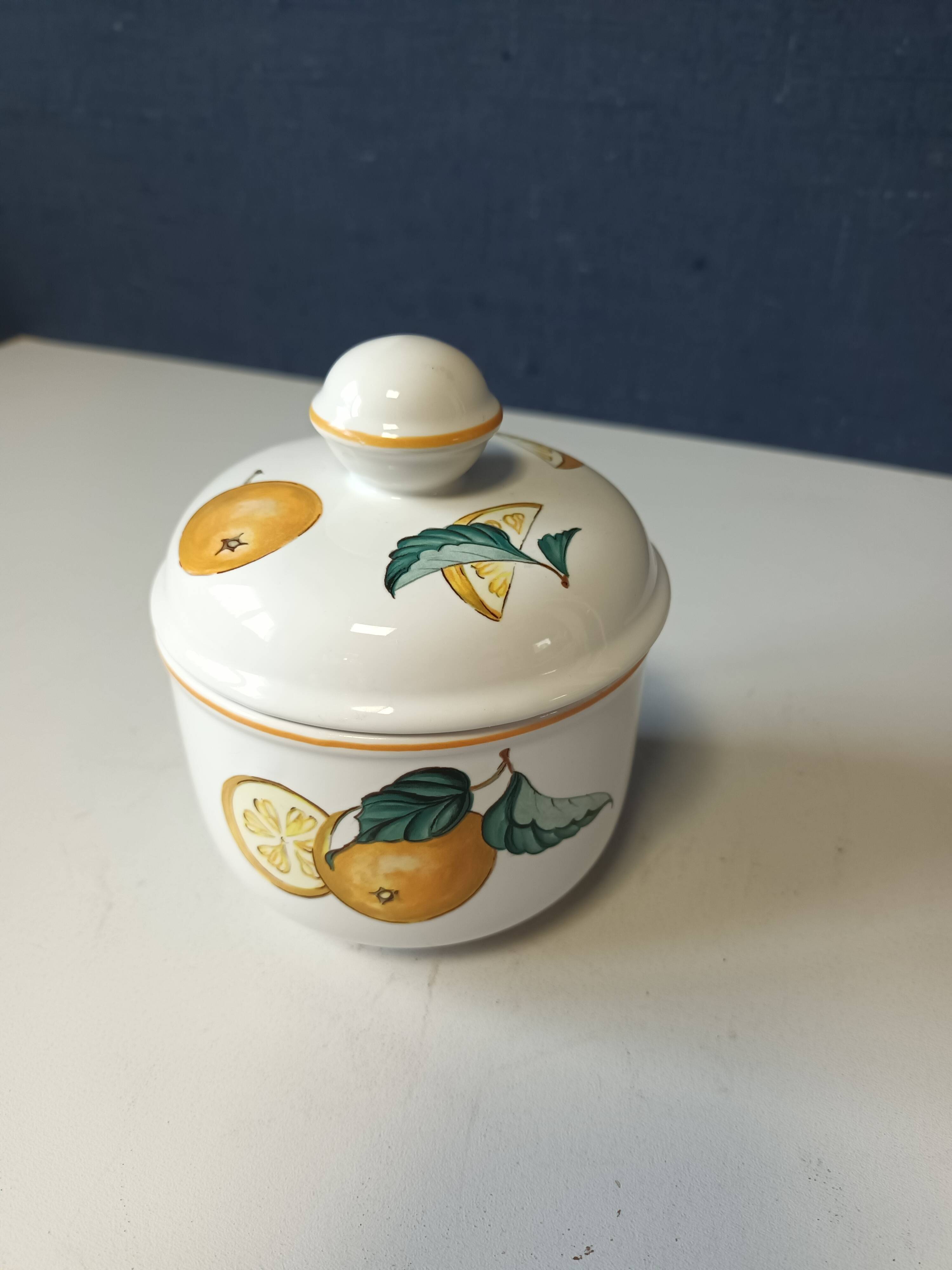 Honey jar