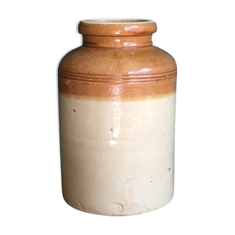 English two-tone sandstone pot