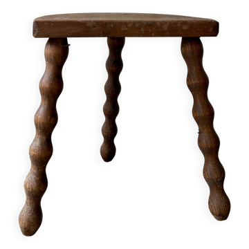 Vintage wooden tripod stool (GM1)