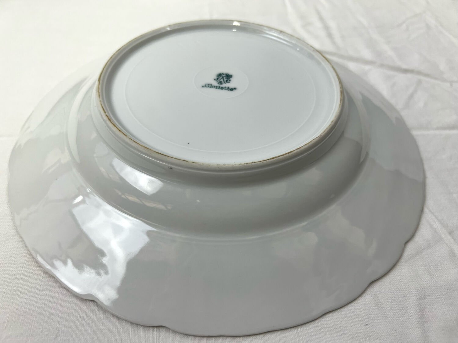 6 hollow porcelain plates floral decoration