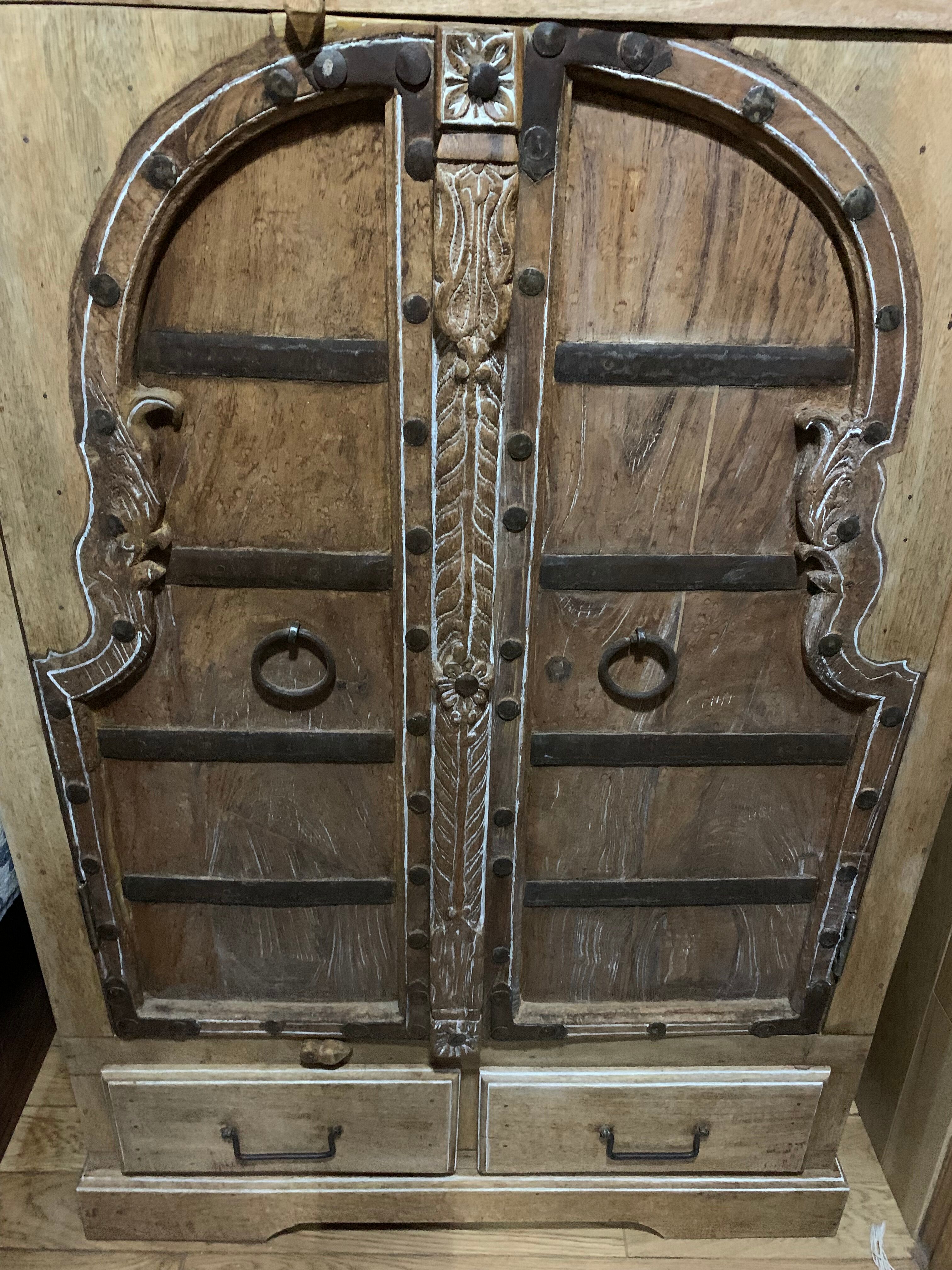 Armoire indienne