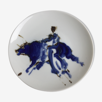 Assiette moderniste en porcelaine de Limoges tauromachie