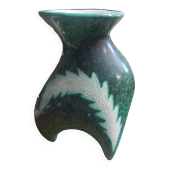 Zoomorphic vase
