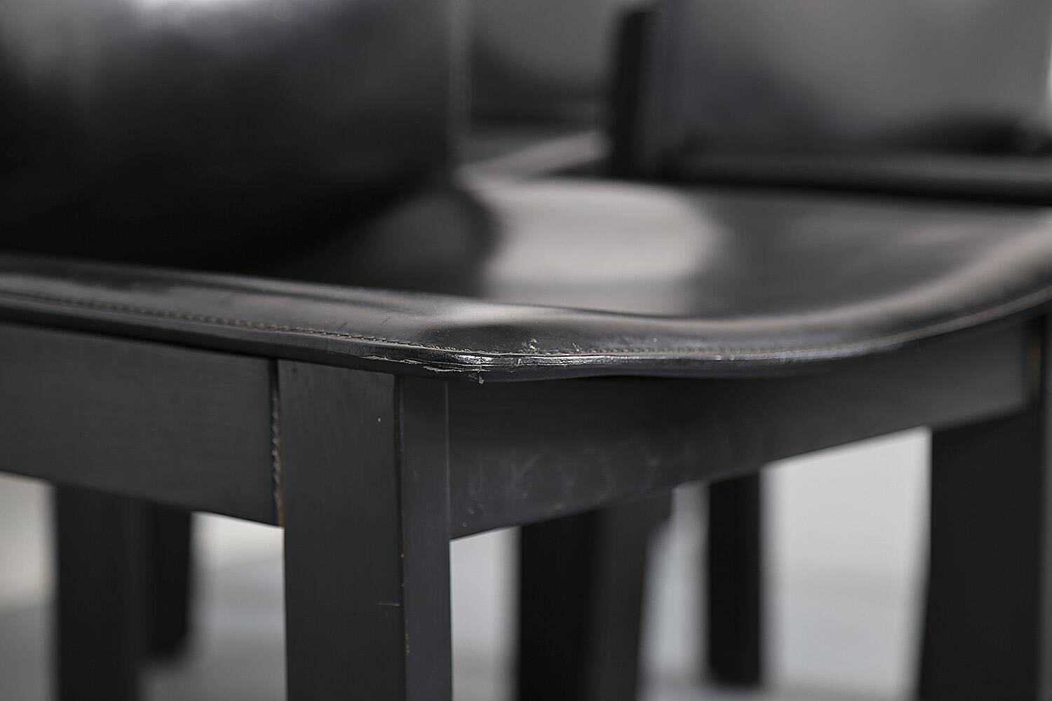 Lot de 6 chaises de salle à manger en bois et cuir noir