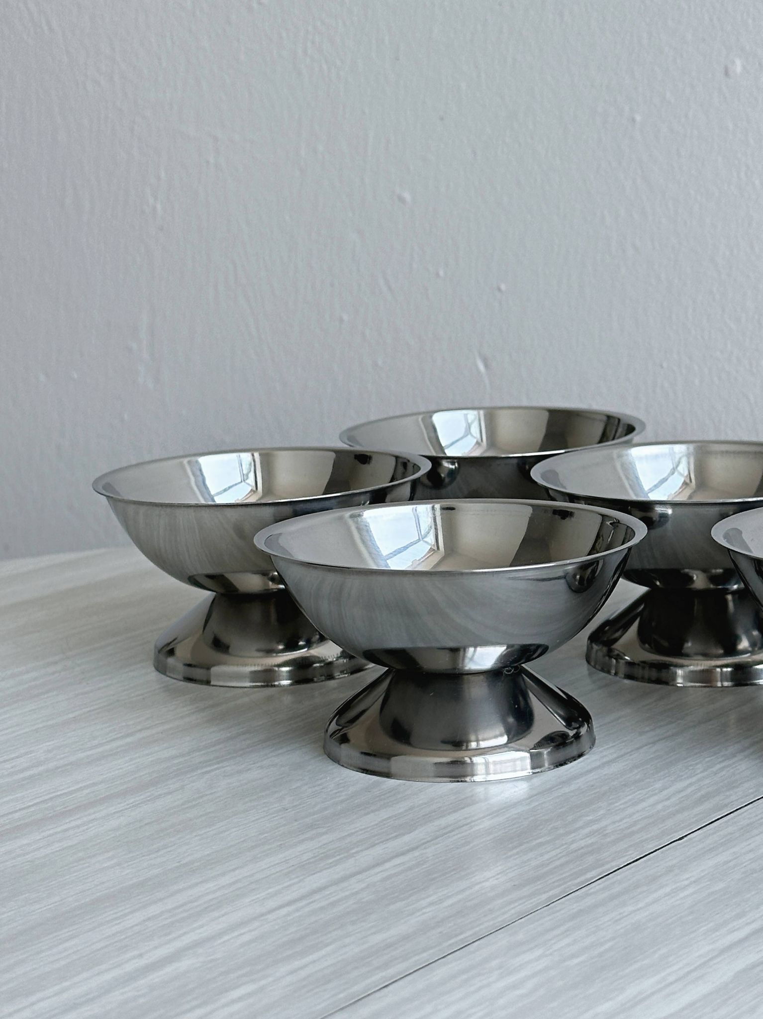 6 coupelles sur pied en inox