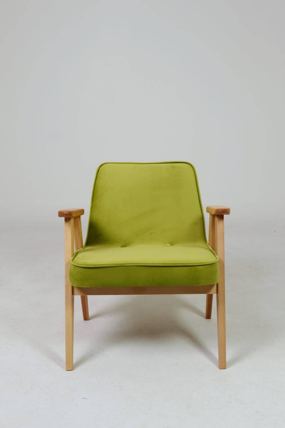 Fauteuil moderne en velours vert lime design par Chierowski