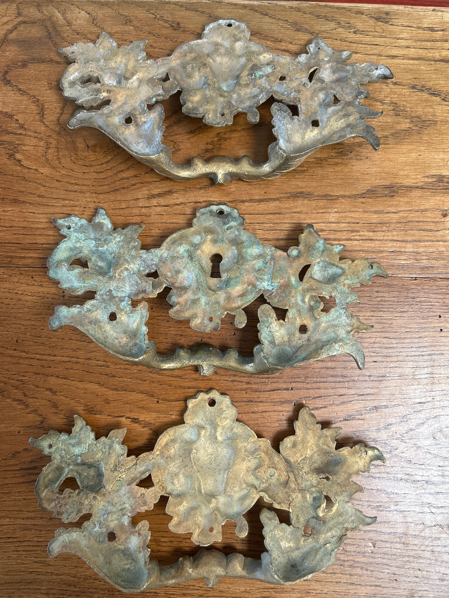 Chest of drawers handles