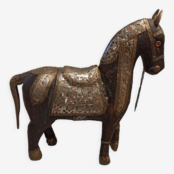 Cheval sculpté à la main