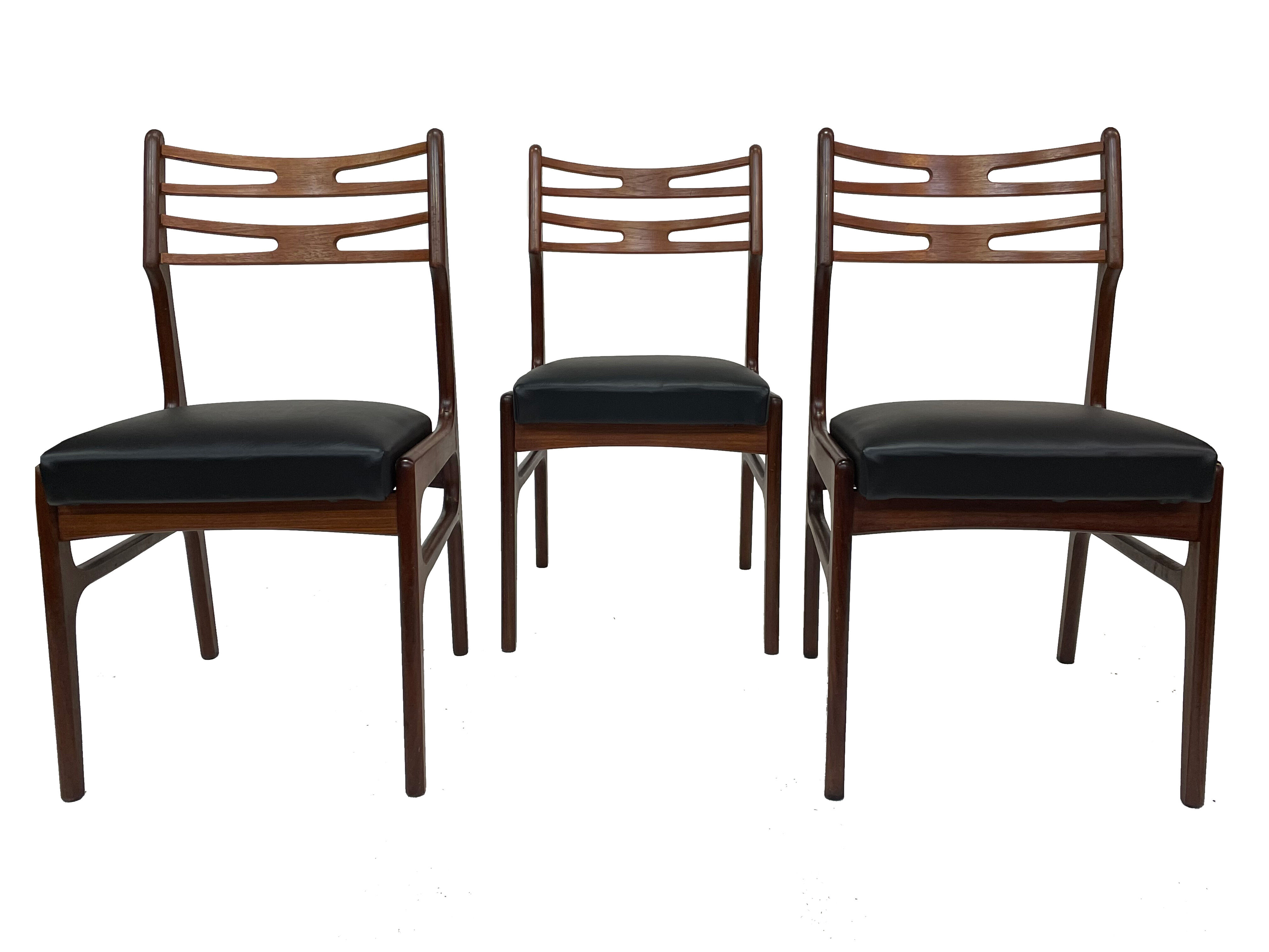 Set of five dining chairs by Johannes Andersen, model 101 Danish Design