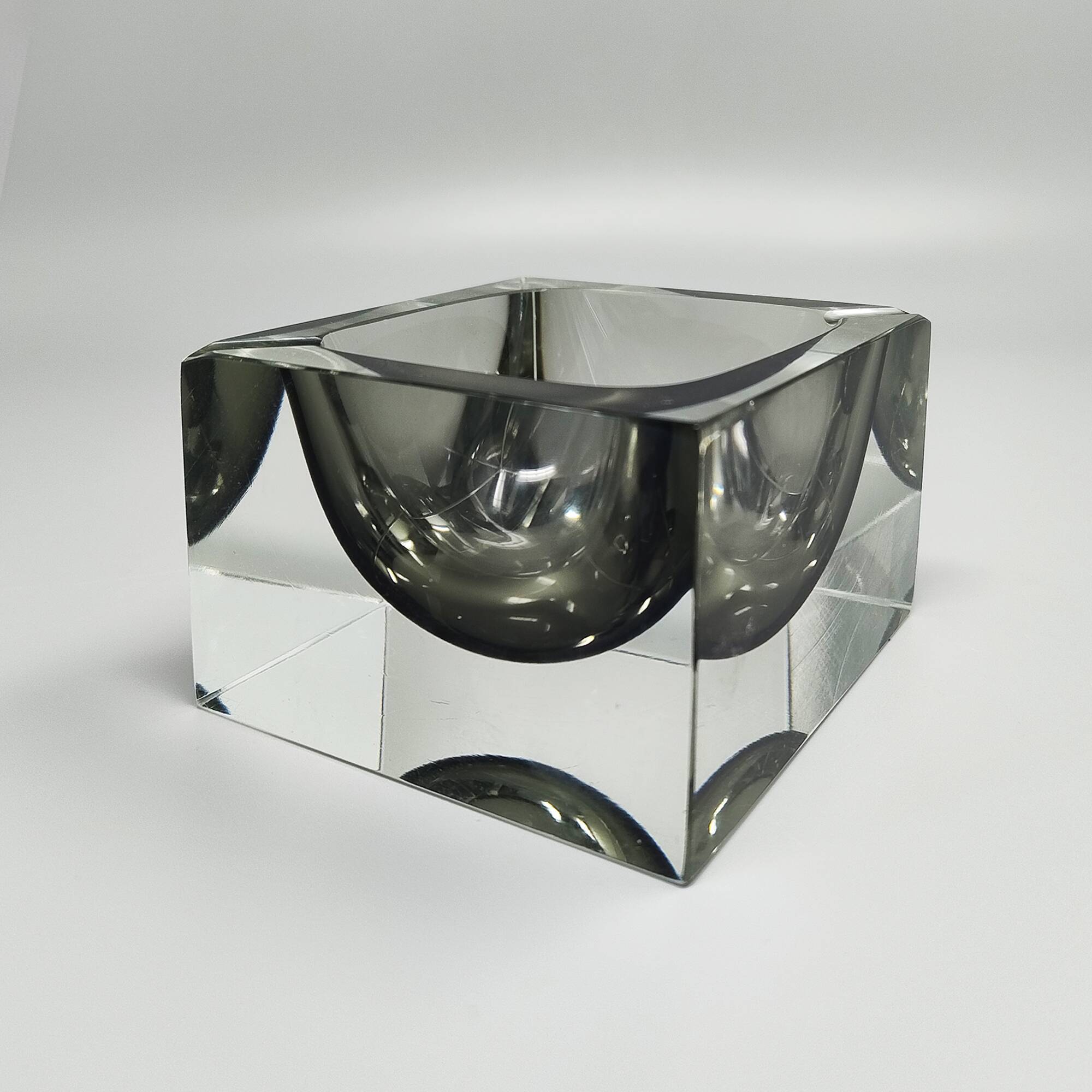 1960s Stunning grey ashtray or catchall by Flavio Poli for Seguso. Made in Italy
