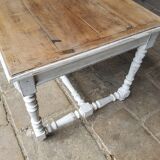 Farm table
