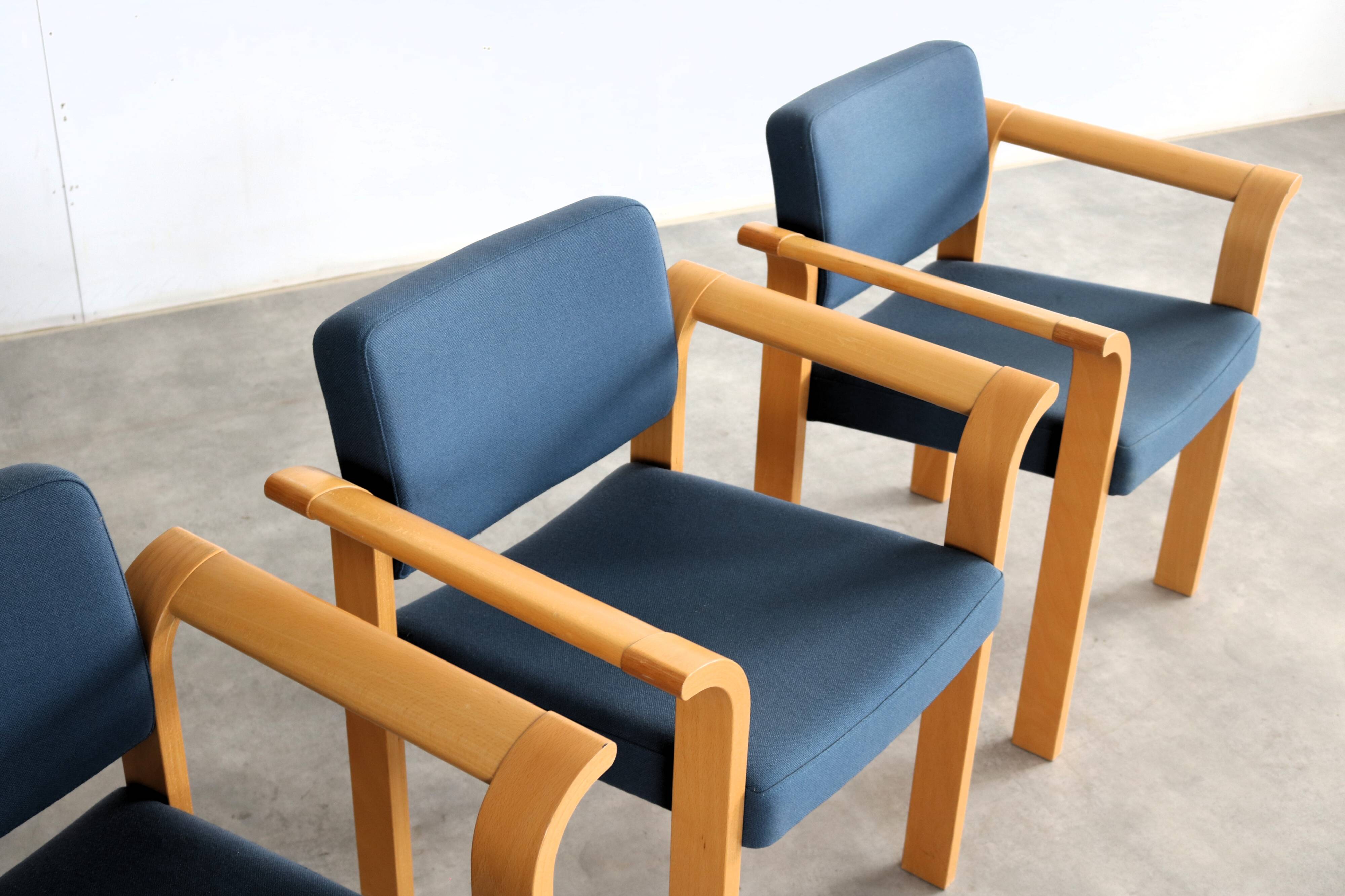 Vintage chairs | dining chairs | Magnus Olesen