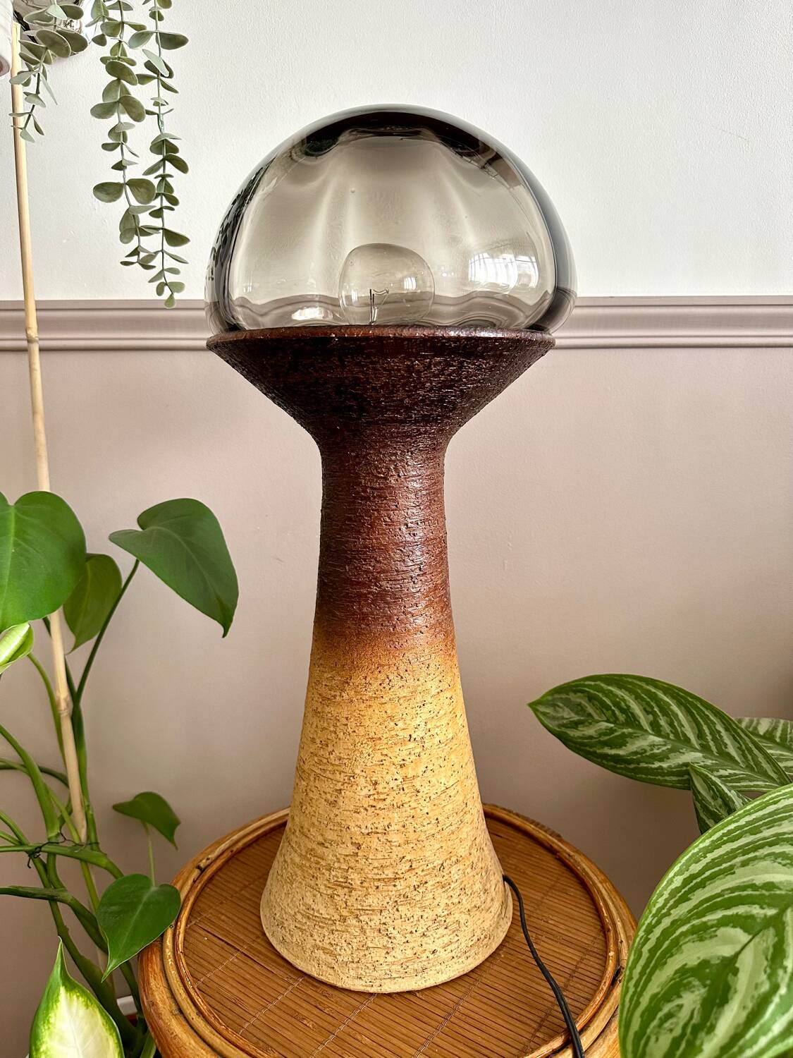 Lampe design brutaliste en céramique