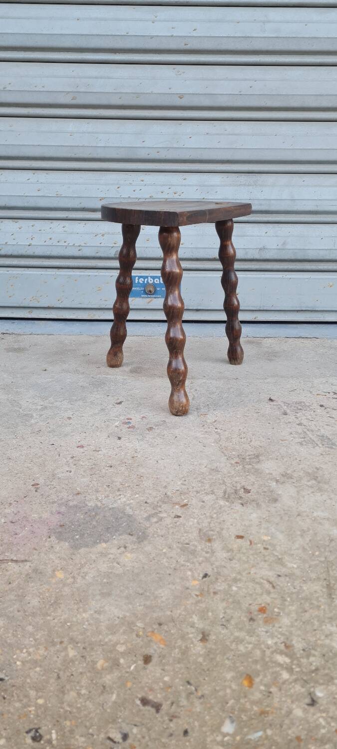 Solid wood tripod stool