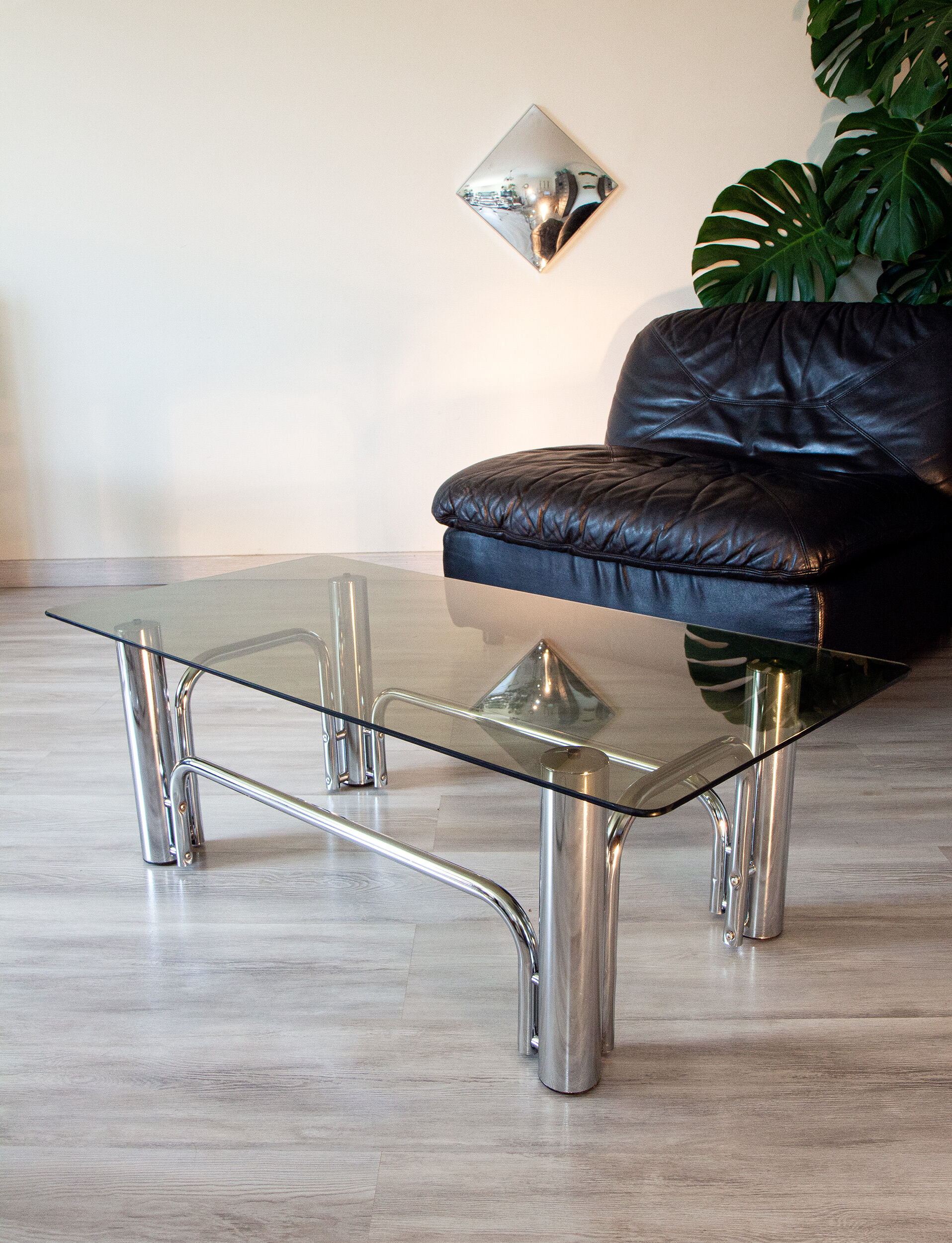 Table basse 1970 verre fumé et chrome