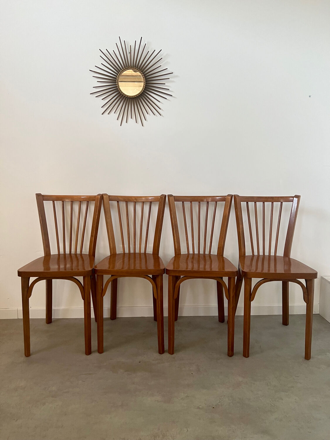 Lot de 4 anciennes chaises de bistrot baumann vintage en bois