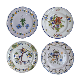 Assiettes assorties bleu fleurs